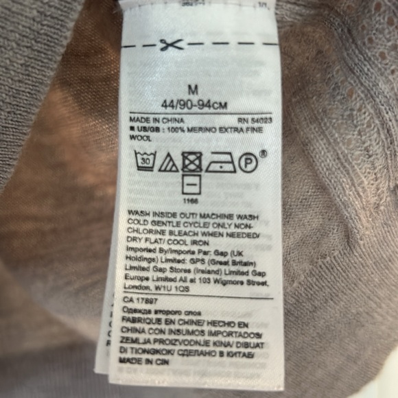 Barely worn Banana Republic extra fine Merino wool gray sweater. Medium - Picture 3 of 3